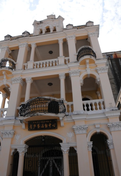 12 - Colorful buildings