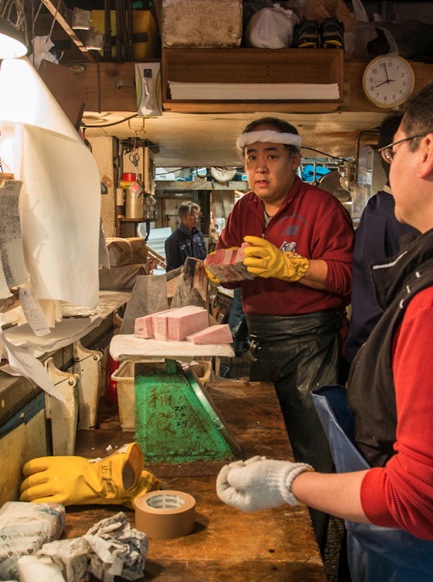 Tuna at Tsukiji FIsh Market 15