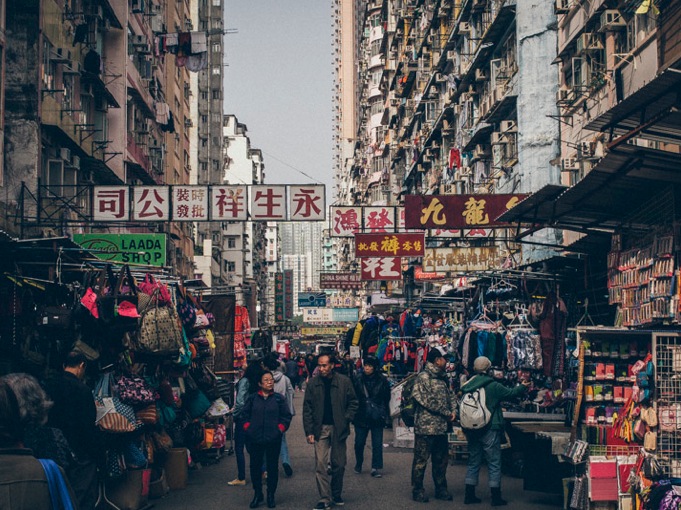 Walking through Sham Shui Po - Busy Street