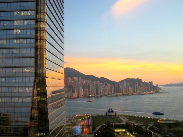 Curly Traveller 1 HK